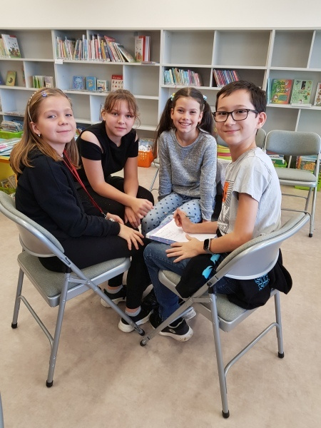Návštěva čtvrťáků v knihovně