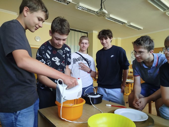 Projektový den - palačinkový dort