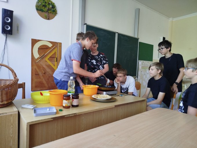 Projektový den - palačinkový dort