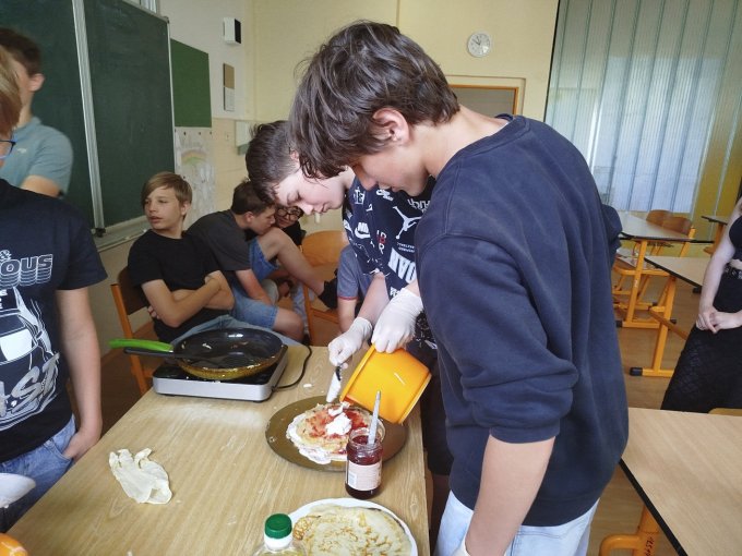 Projektový den - palačinkový dort