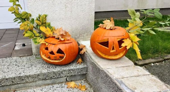 Druháci chystali svátek strašidel a procvičili si druhy vět