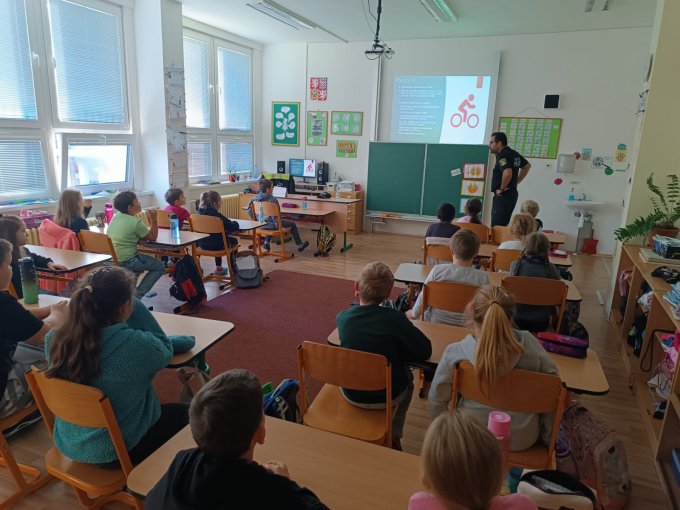 Návštěva městské policie ve 2. B, 3. A a 3. B