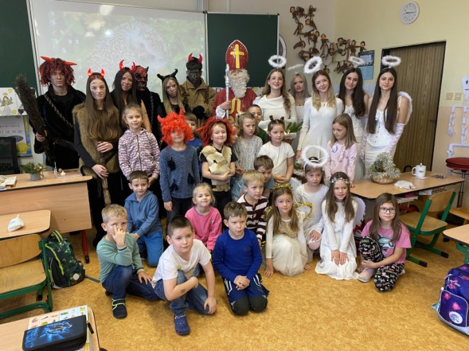 Mikuláš ve škole aneb když se s nebem peklo spojí …