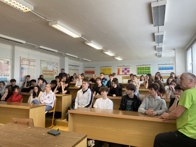 Beseda s poslankyní obohatila deváťáky o pohled do politiky