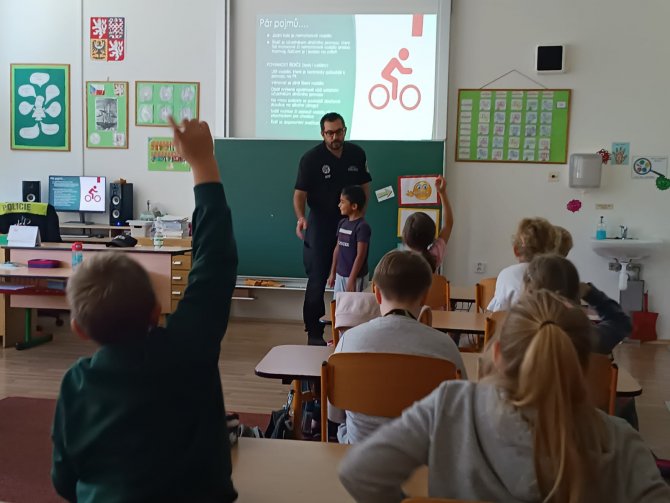 Návštěva městské policie ve 2. B, 3. A a 3. B